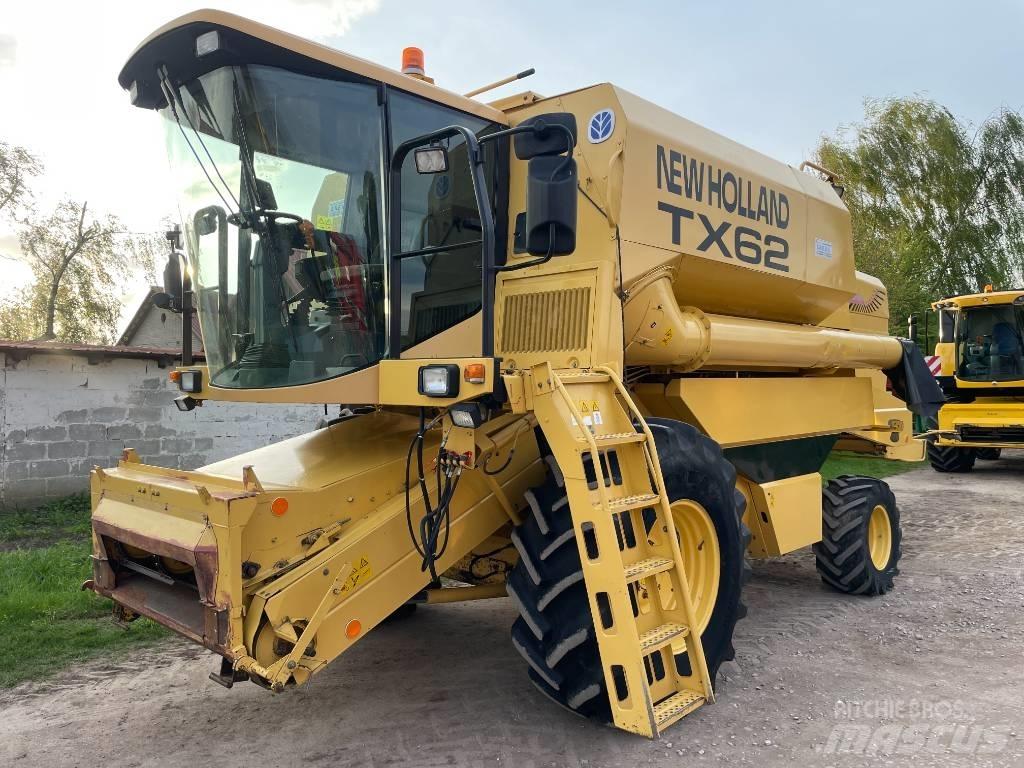 New Holland TX 62 Комбайни
