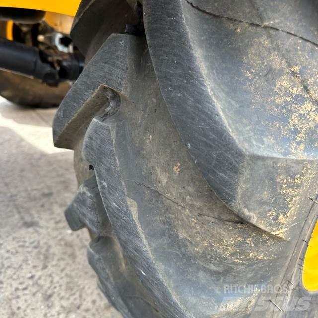JCB 3CX Plus Товарач със заден ексватор