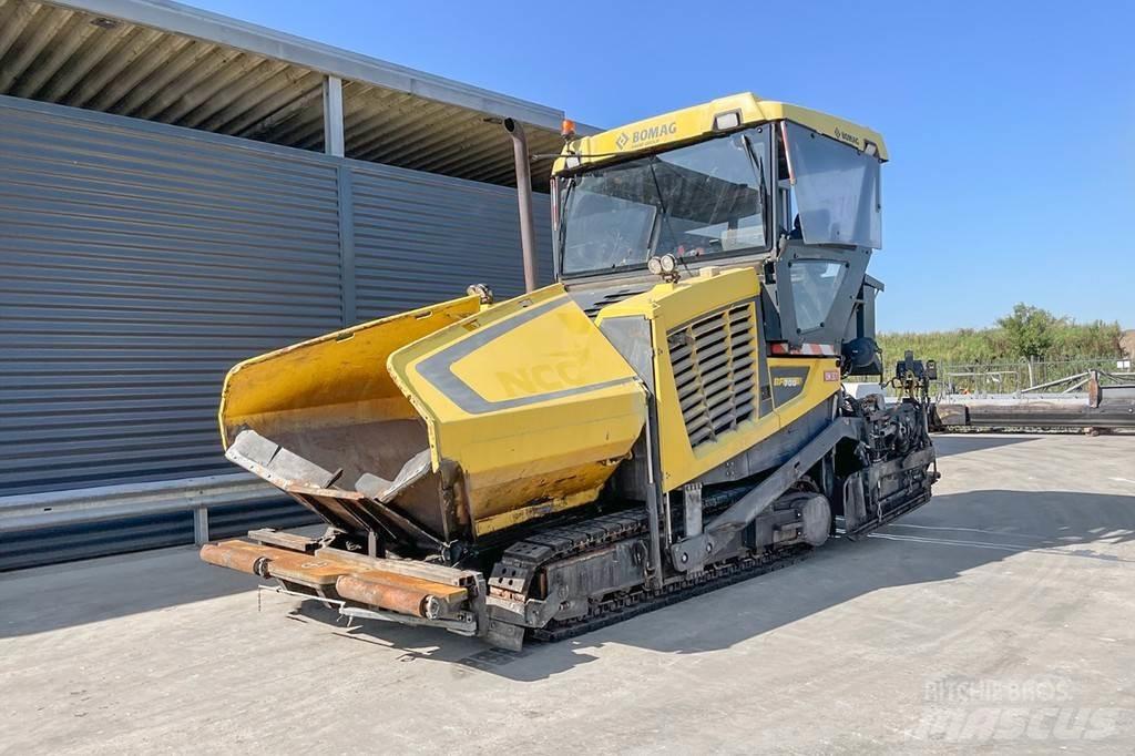 Bomag BF 700 C-2 Машини за асфалт