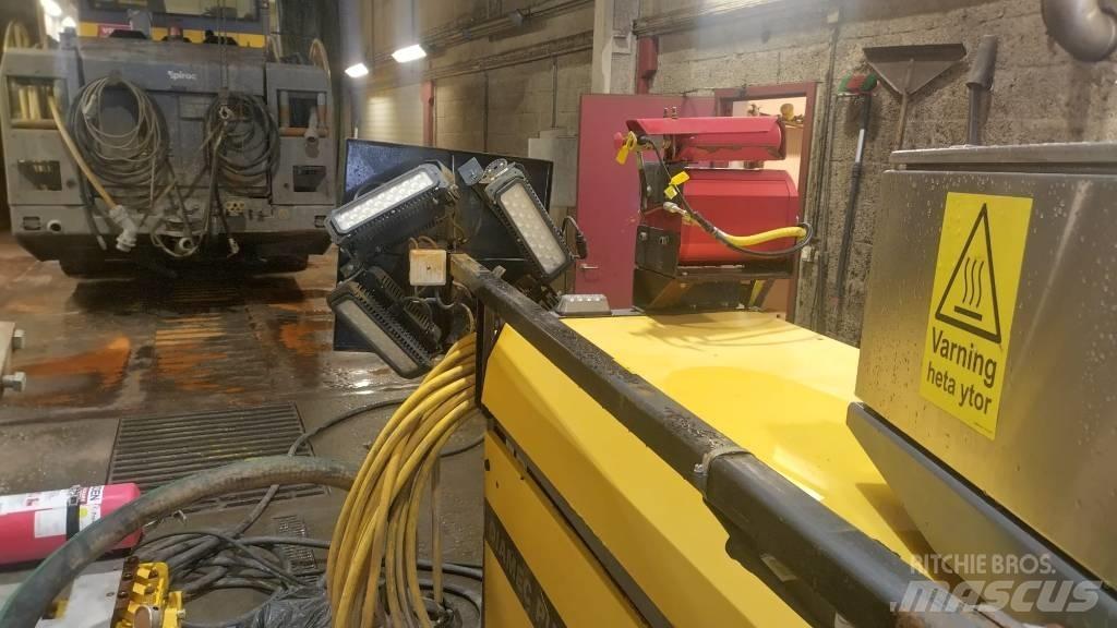 Atlas Copco U4 Подземни машини за анкерен крепеж