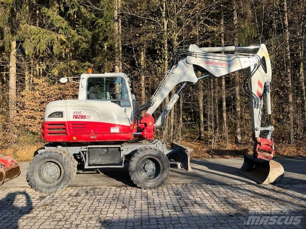 Takeuchi TB295W Колесни екскаватори