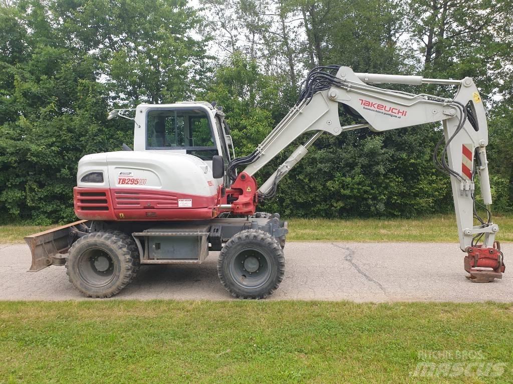 Takeuchi TB295W Колесни екскаватори
