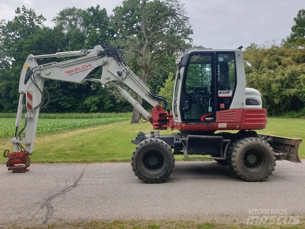 Takeuchi TB295W Колесни екскаватори