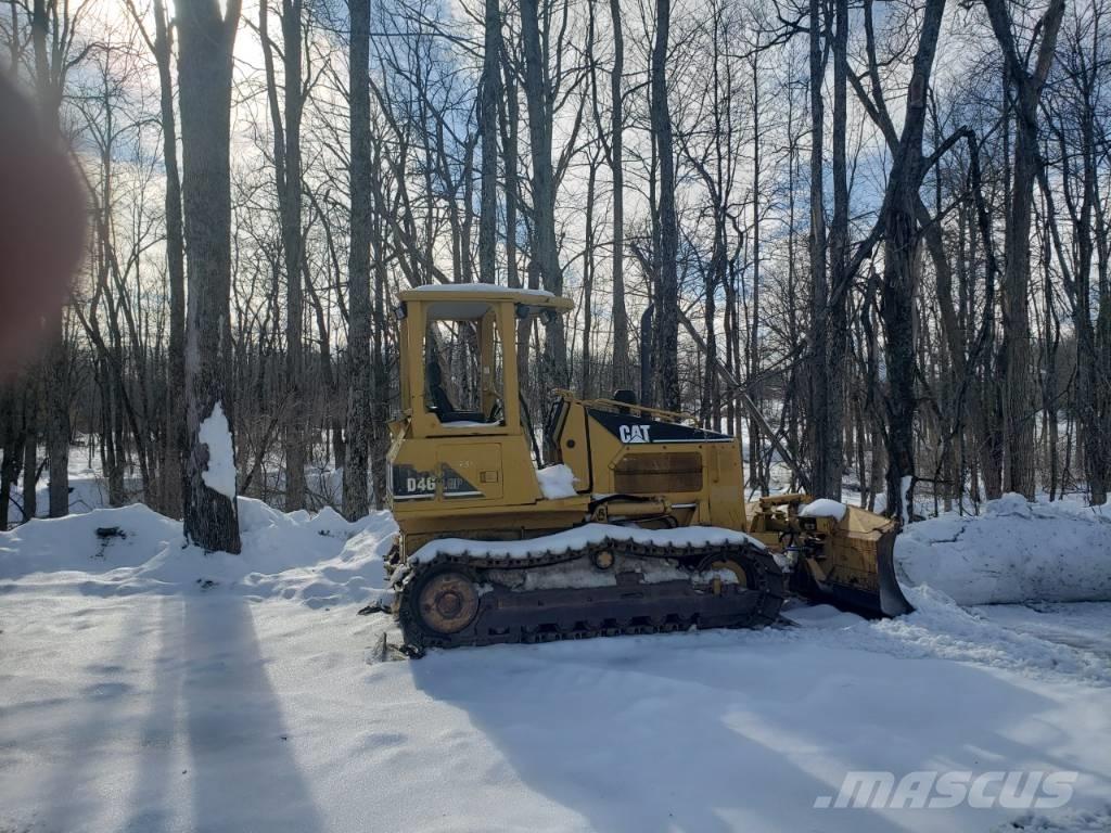 CAT D 4 G Верижни булдозери
