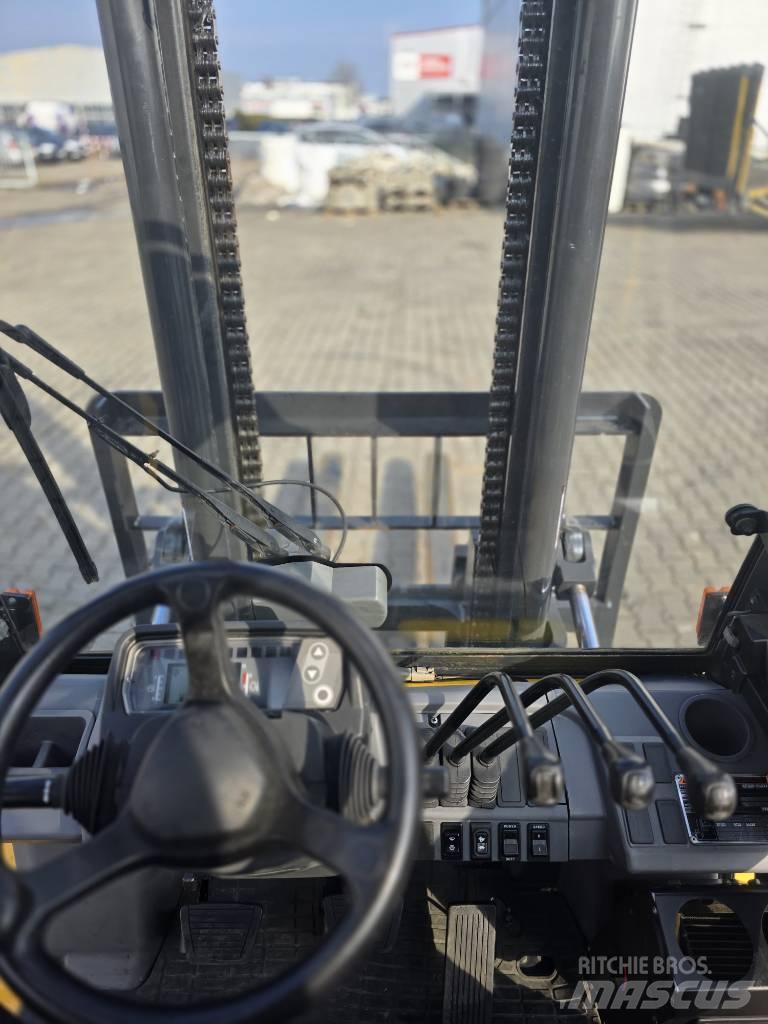 Mitsubishi FG 55 NT Камиони с АГУ