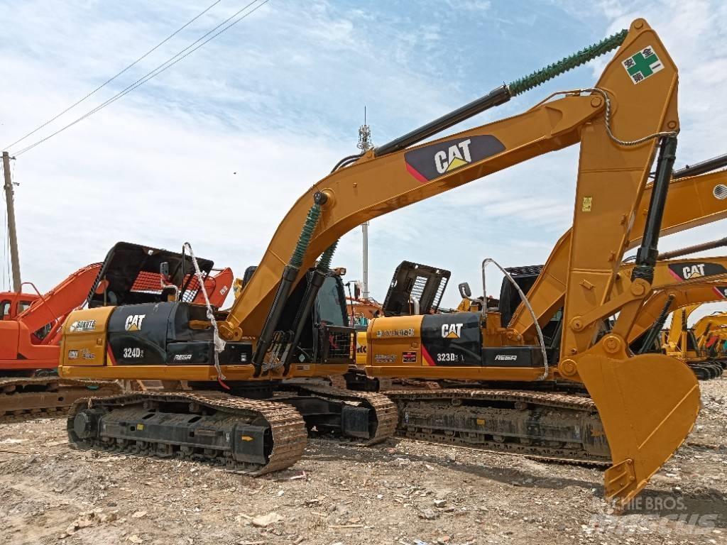 CAT 324D2 Средни екскаватори 7т - 12т