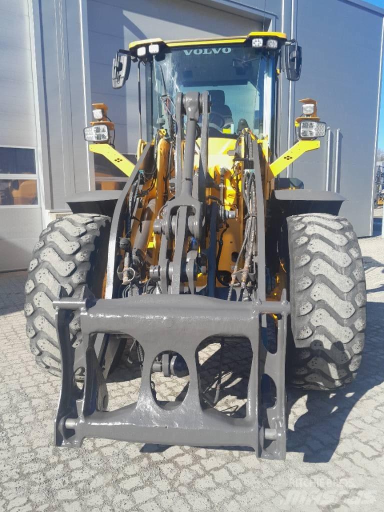 Volvo L90H Колесни товарачи