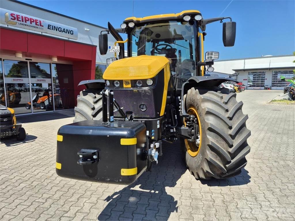 JCB FASTRAC 4220 Трактори