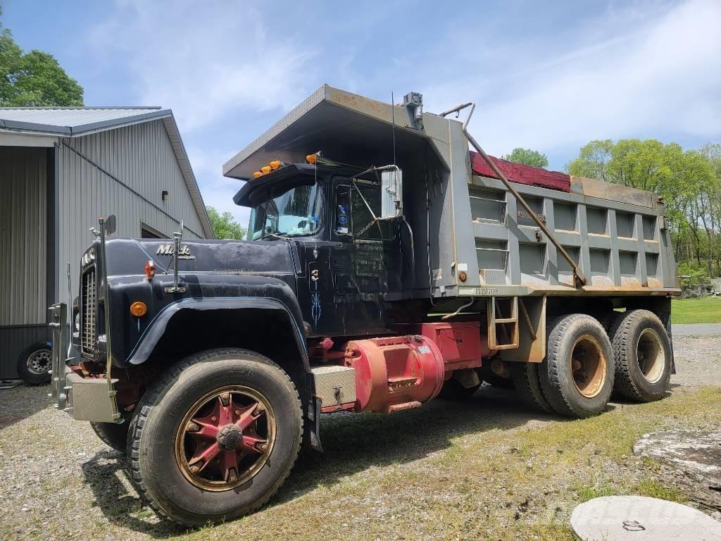 Mack RD 690 SX Самосвал