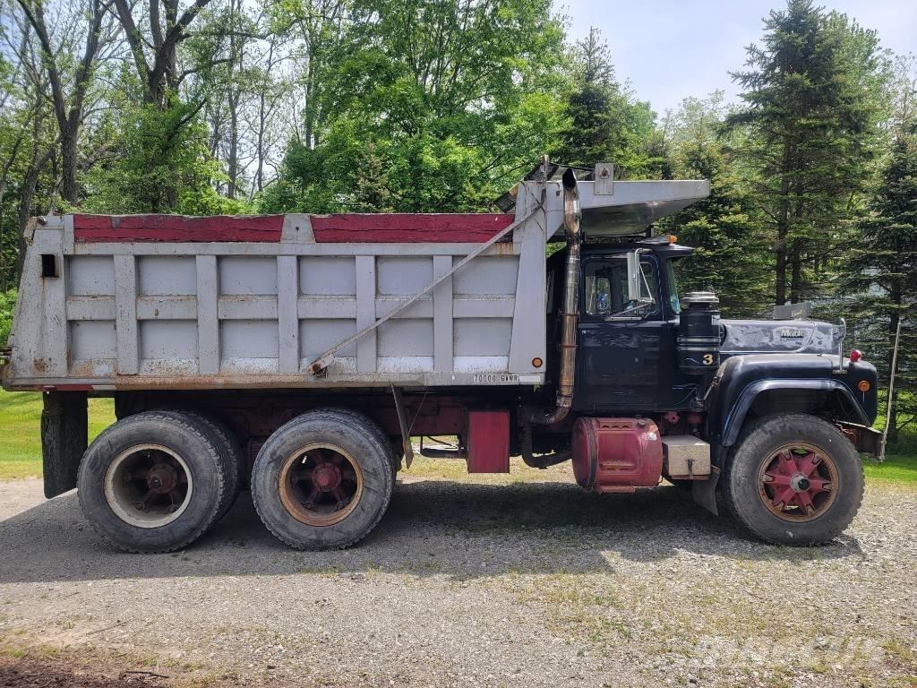Mack RD 690 SX Самосвал