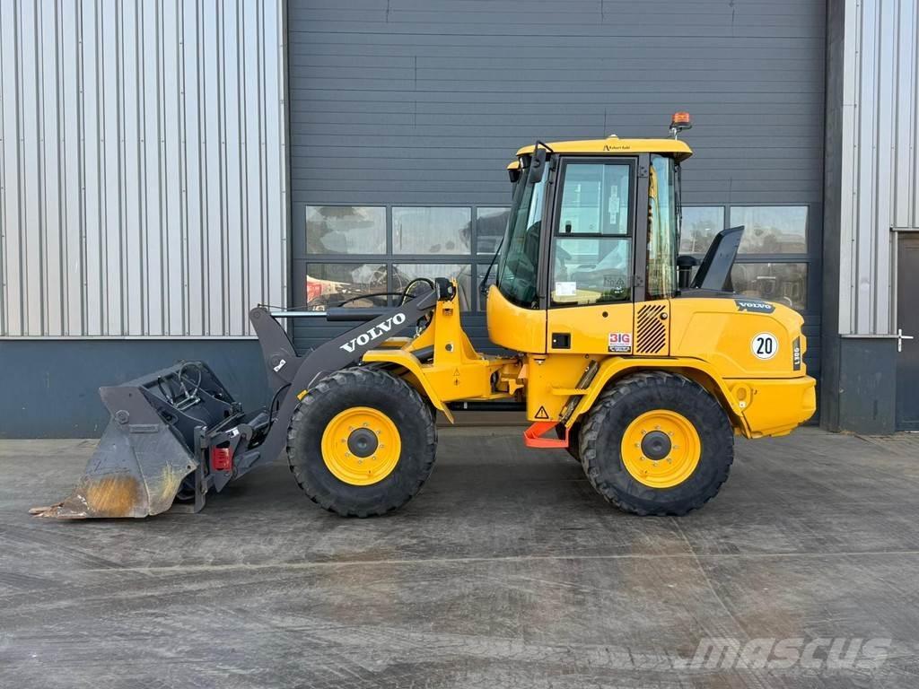 Volvo L30G Колесни товарачи