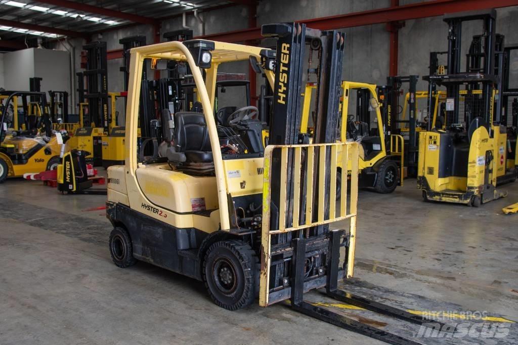 Hyster H2.5CT Камиони с АГУ