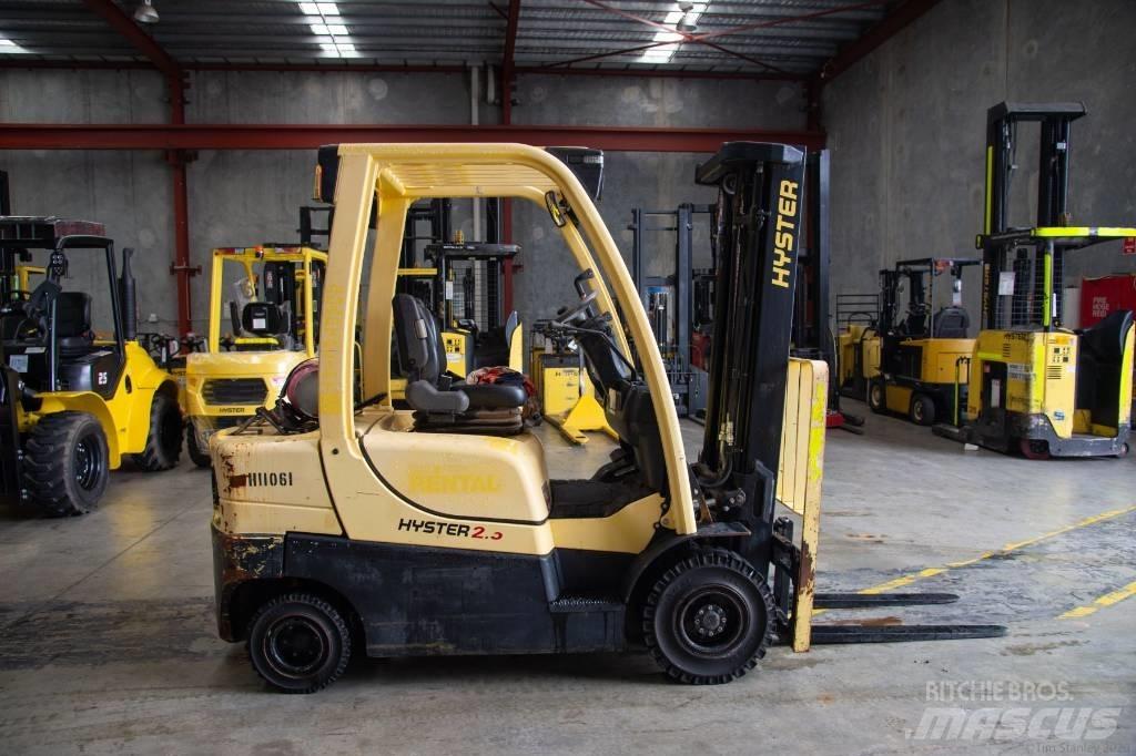 Hyster H2.5CT Камиони с АГУ