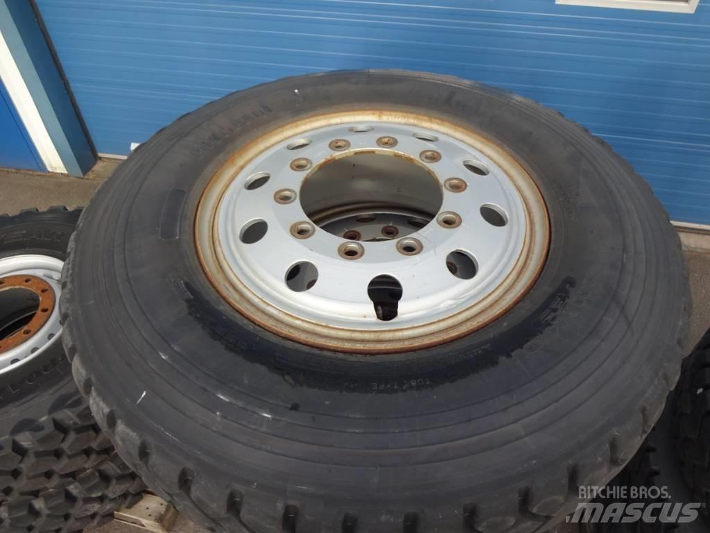 Michelin 1200x24 XDL Гуми