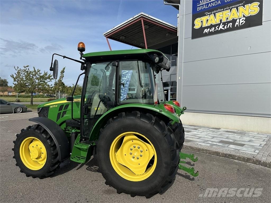 John Deere 5075 E Трактори