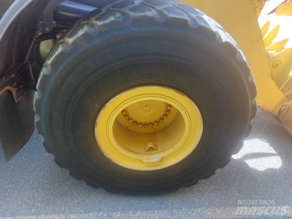 Komatsu WA480-8 Колесни товарачи