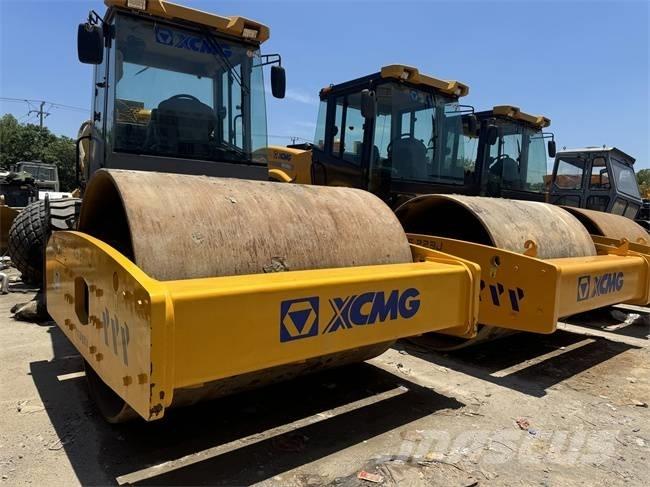 XCMG XS 223 J Еднобарабанни ролки
