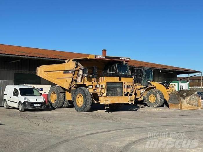 CAT 771D Странични самосвали