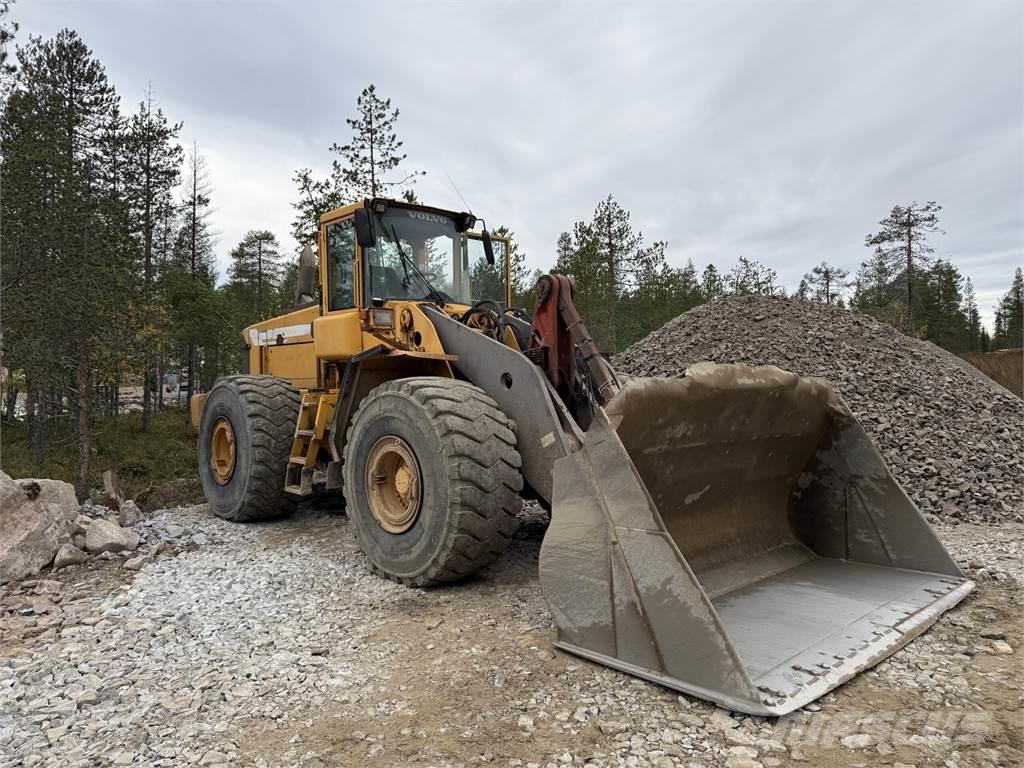 Volvo L220D Колесни товарачи