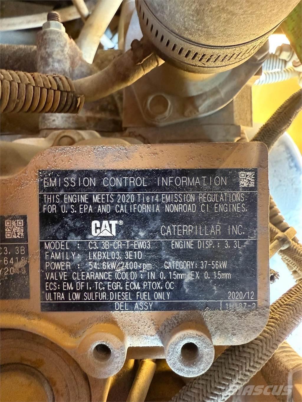 CAT 906M Колесни товарачи