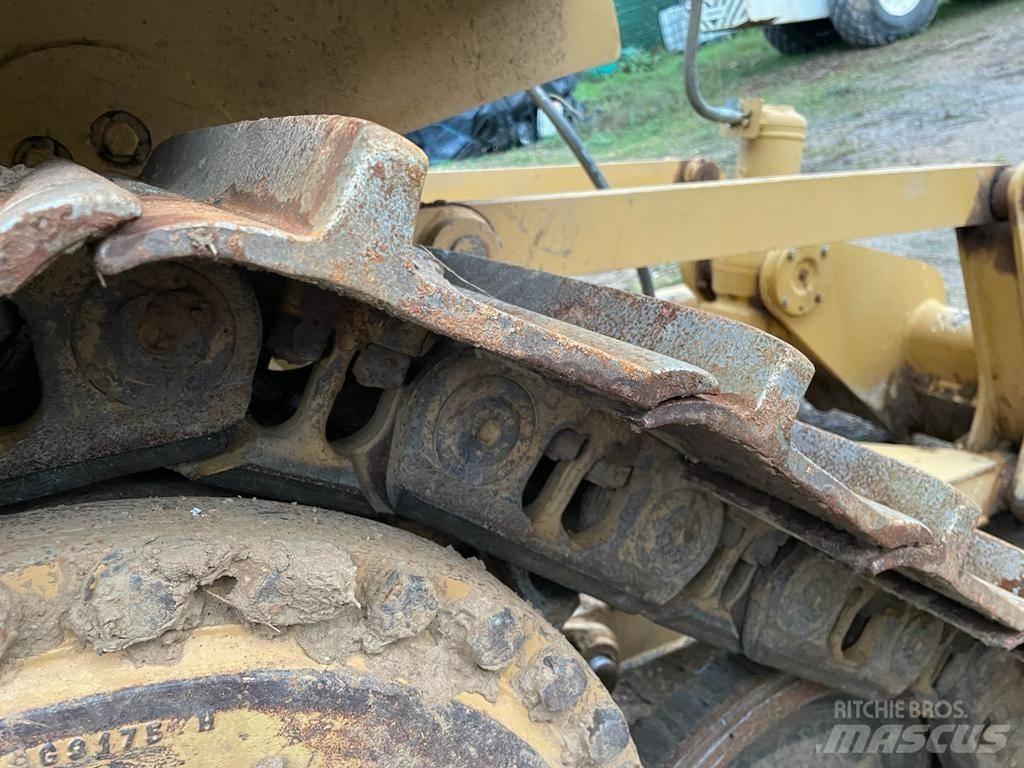 CAT D 6 T XL Верижни булдозери
