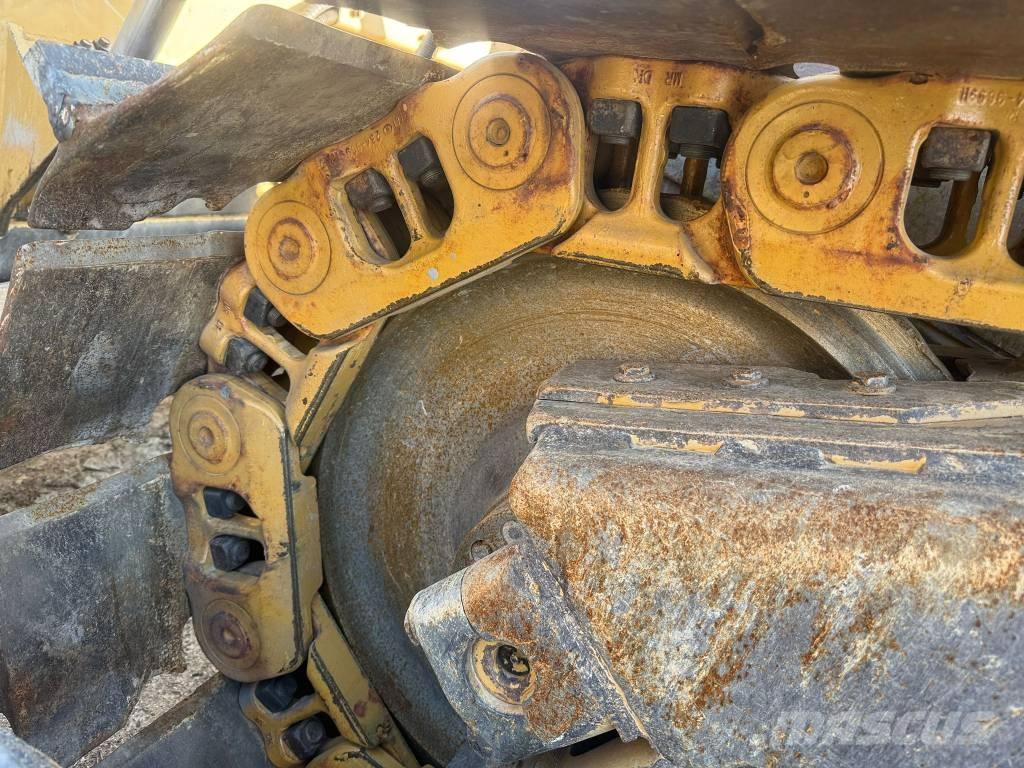 CAT D 6 T XL Верижни булдозери

