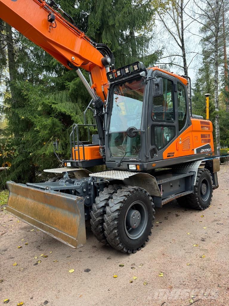 Doosan DX 170 W-5 Колесни екскаватори
