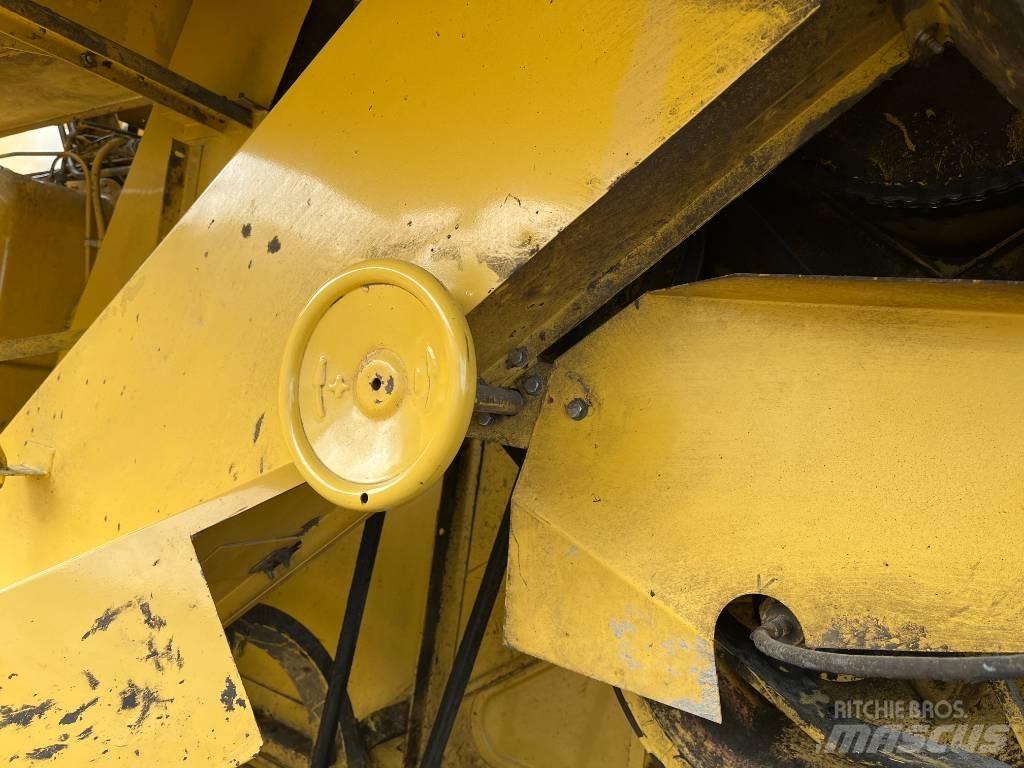 New Holland 8030 12´ Комбайни