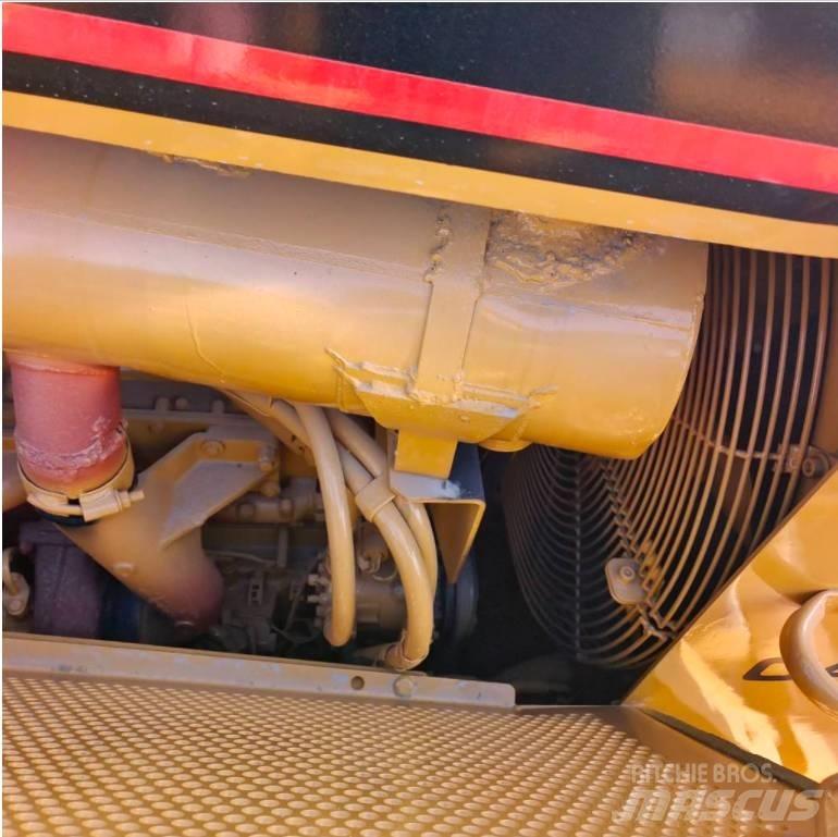 CAT D 6 R Верижни булдозери
