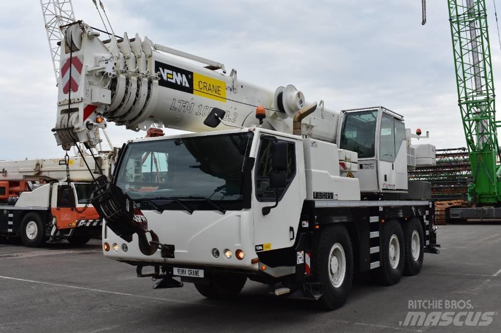 Liebherr LTM1055-3.2 Всъдеходни кранове
