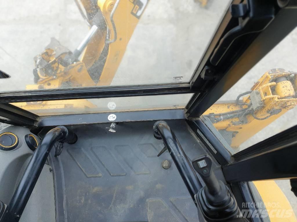 JCB 3 CX compact Товарач със заден ексватор