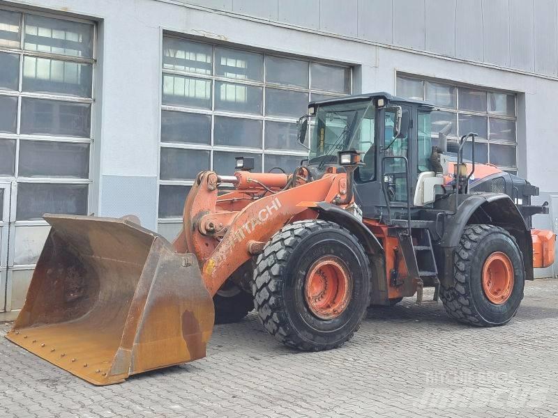 Hitachi ZW 250-6 Колесни товарачи