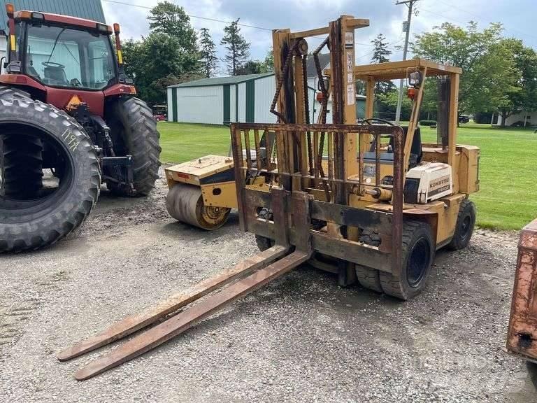 Komatsu FG 40ZT-4 Вилични кари-повдигачи - други