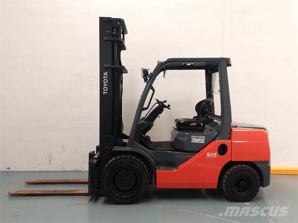 Toyota 52 8FDJF35 Дизелови камиони
