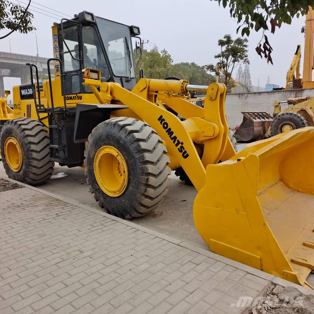 Komatsu WA 380 Колесни товарачи