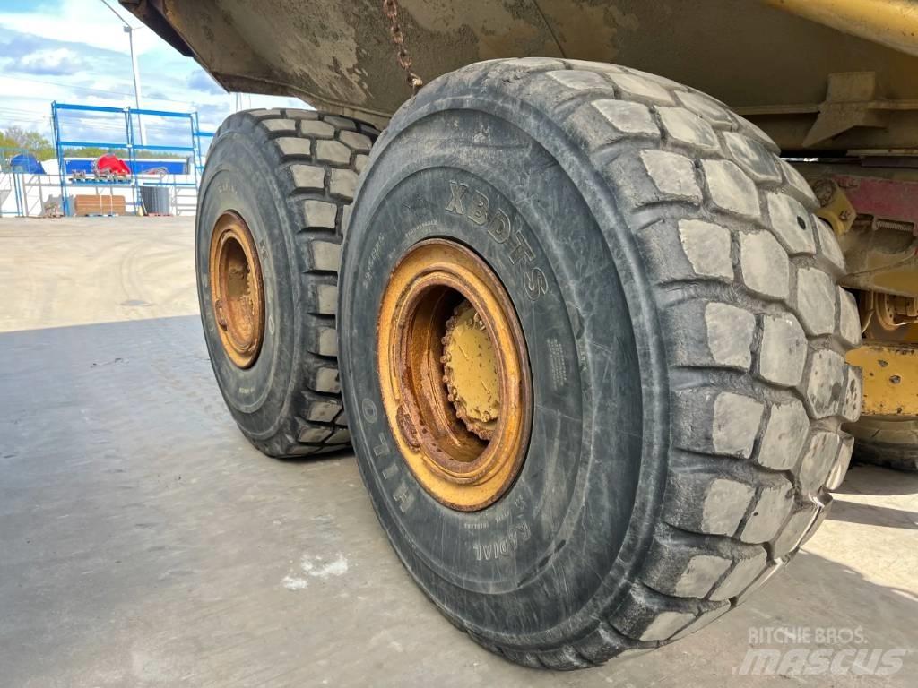 CAT 740 Дъмпери/моторни превозни средства
