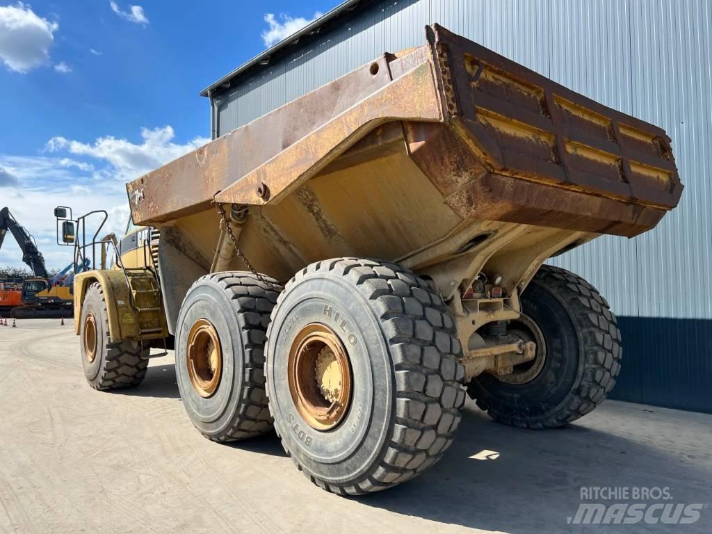 CAT 740 Дъмпери/моторни превозни средства