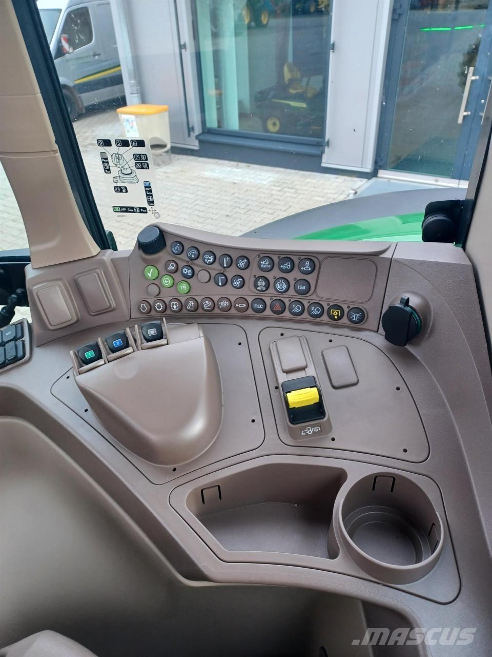 John Deere 6110M Трактори