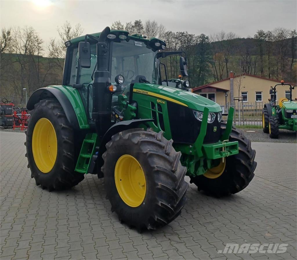 John Deere 6110M Трактори