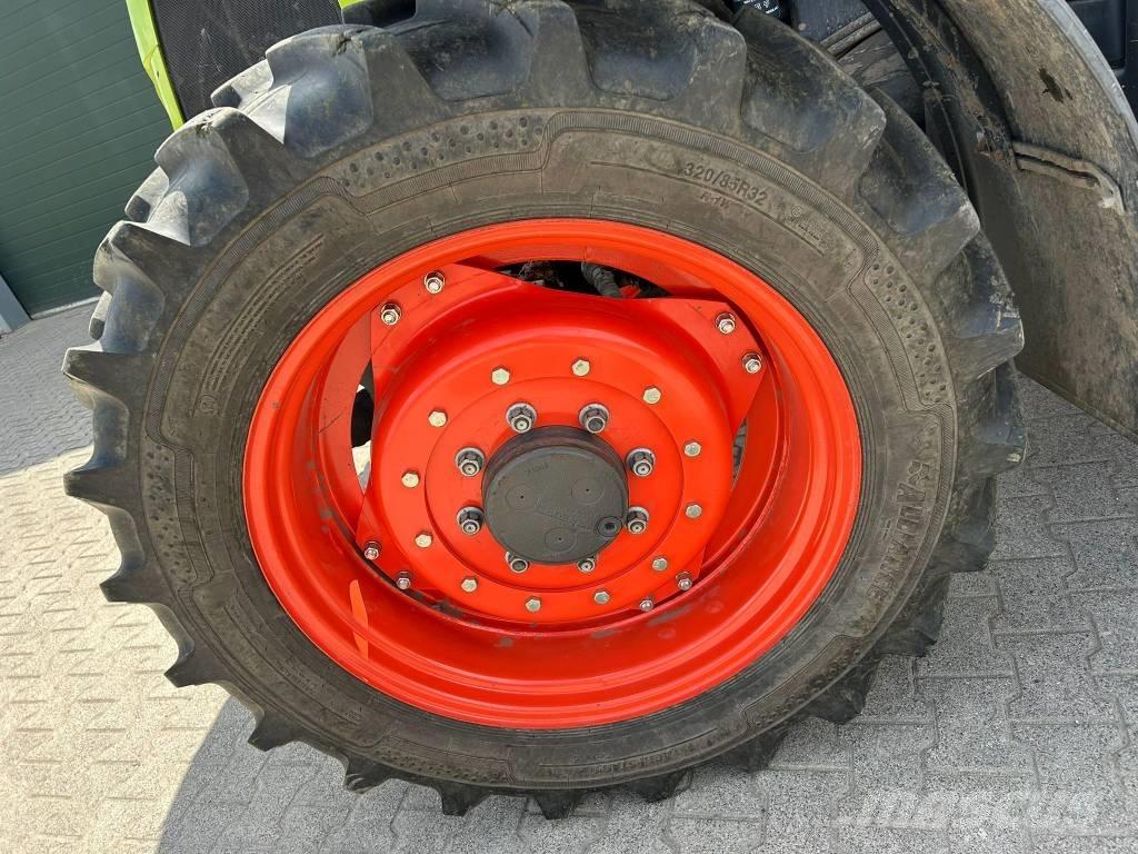 CLAAS Arion 410 Трактори