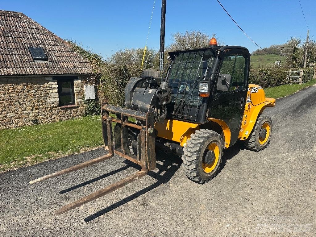 JCB 520-40 Телескопични товарачи