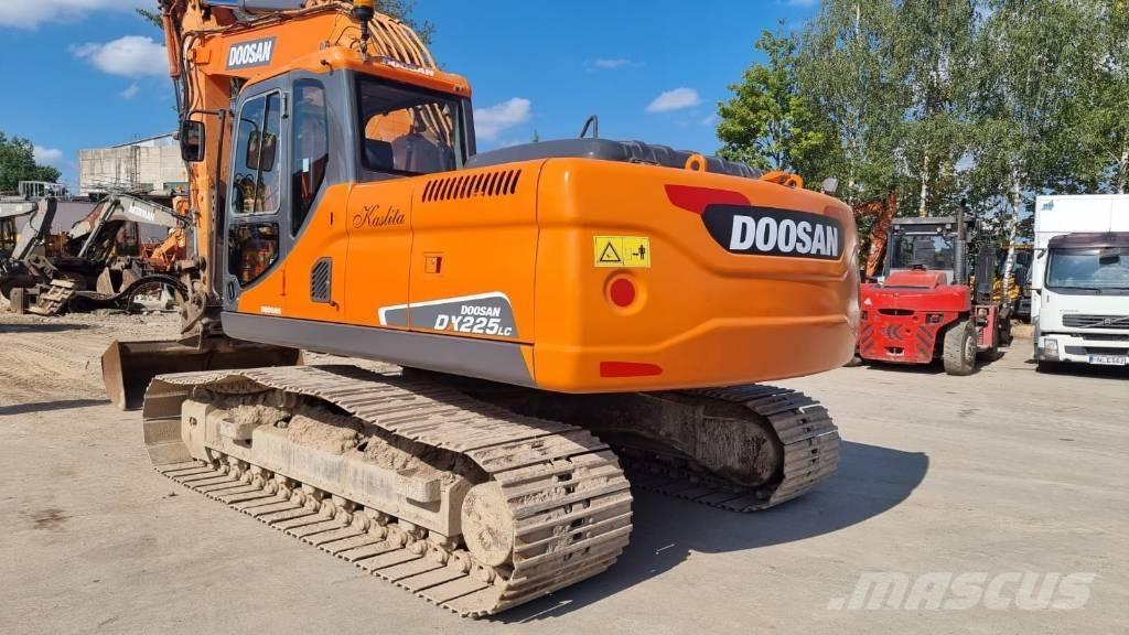 Doosan DX 225 Верижен екскаватор