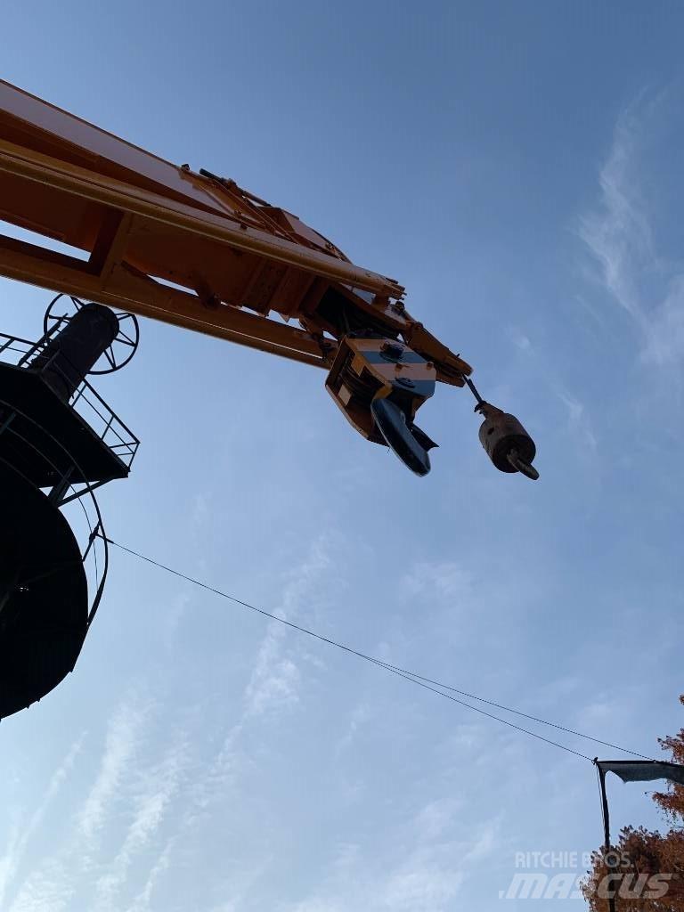 Kato NK 250 E Всъдеходни кранове