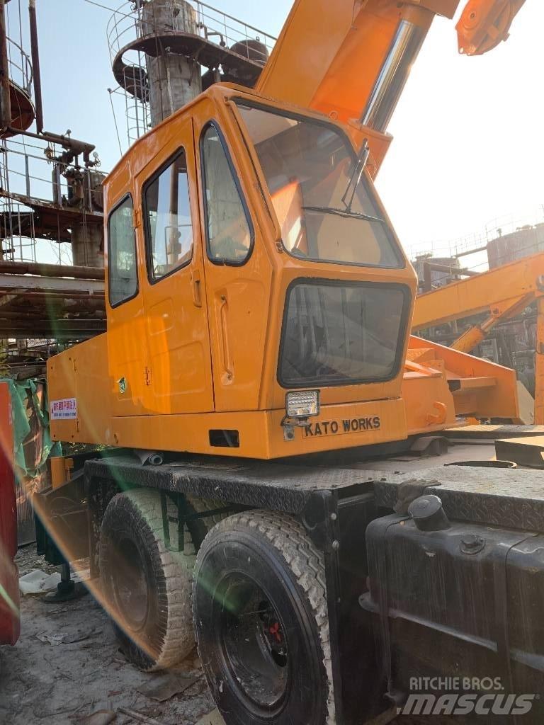 Kato NK 250 E Всъдеходни кранове