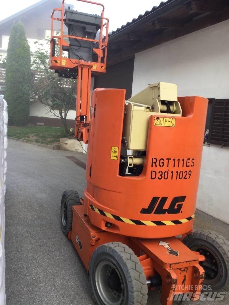 JLG E 300 AJP Съчленени стрелови подемници