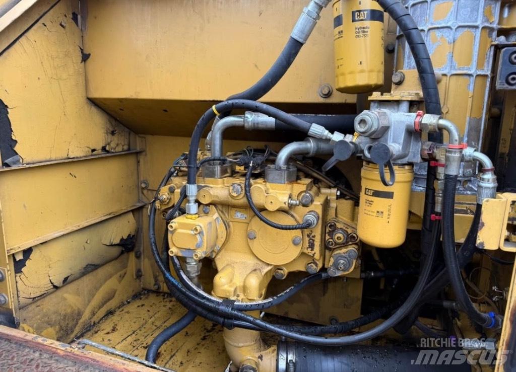 CAT 320 C Верижен екскаватор