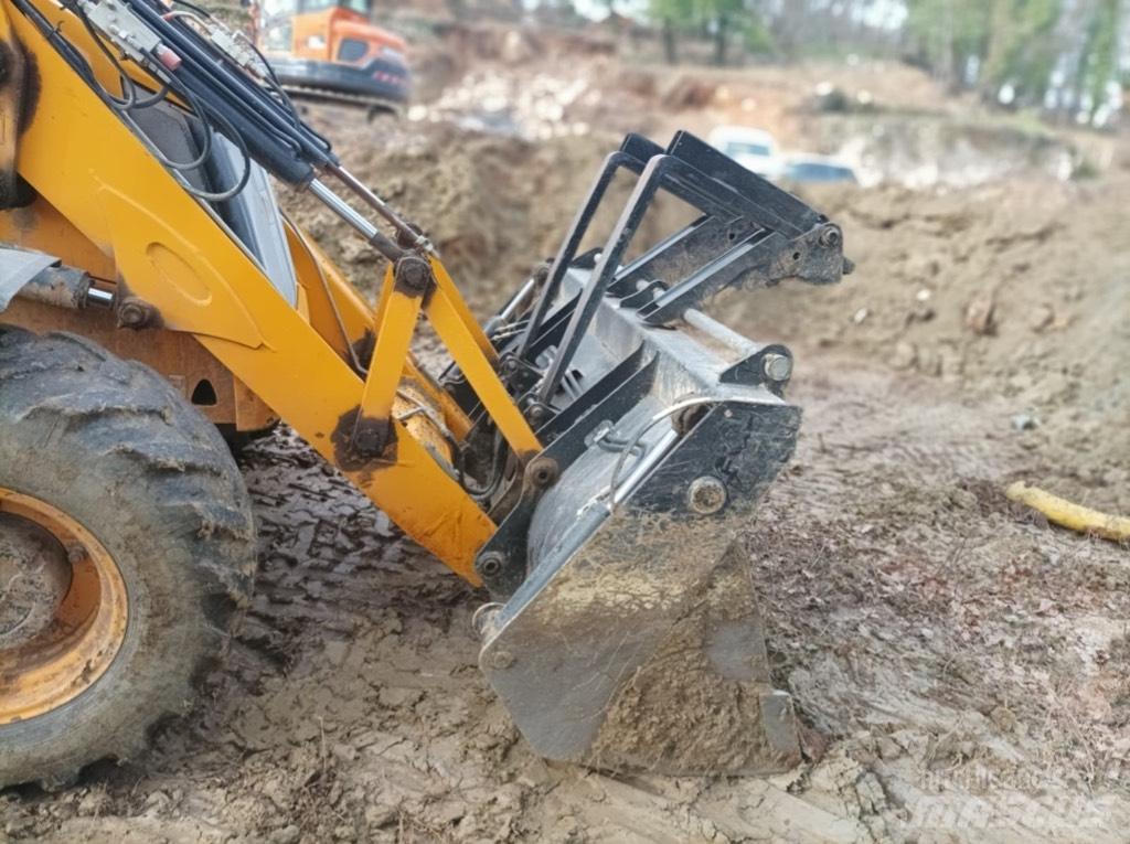 JCB 3 CX Товарач със заден ексватор