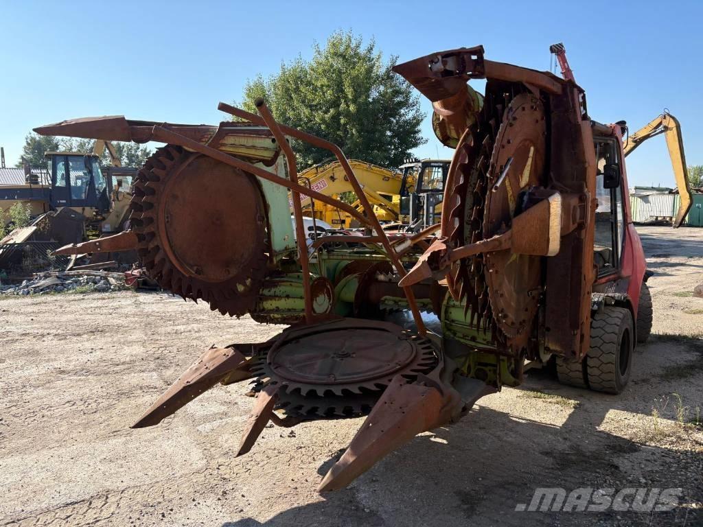 CLAAS RU 450 Самоходни фуражири