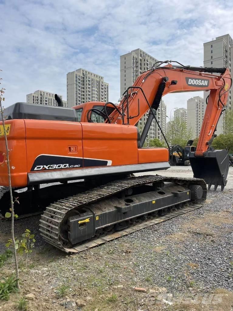 Doosan DX 300 LC Верижен екскаватор