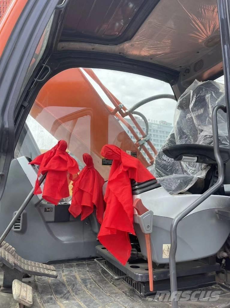 Doosan DX 300 LC Верижен екскаватор